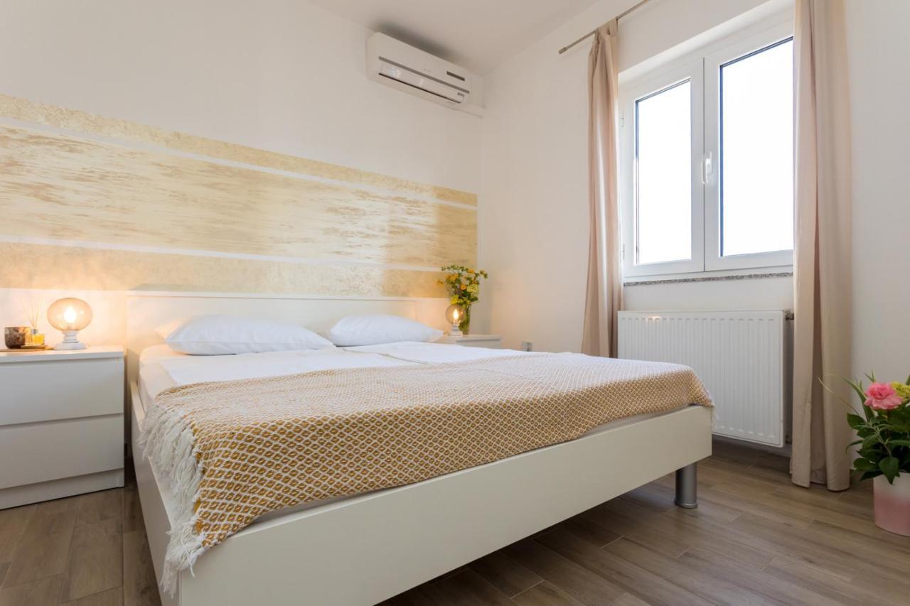 Apartments And Rooms Kod Keti มาลินสกา ภายนอก รูปภาพ