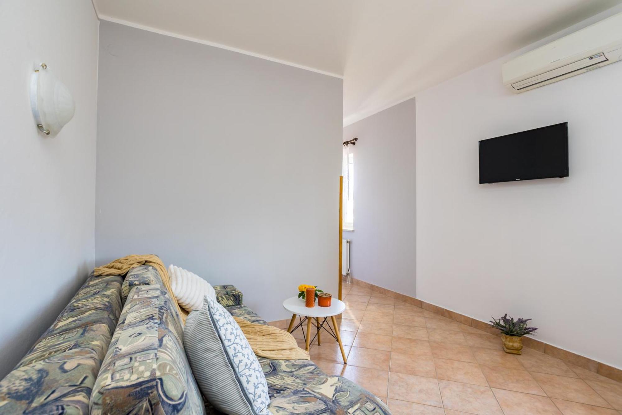 Apartments And Rooms Kod Keti มาลินสกา ภายนอก รูปภาพ